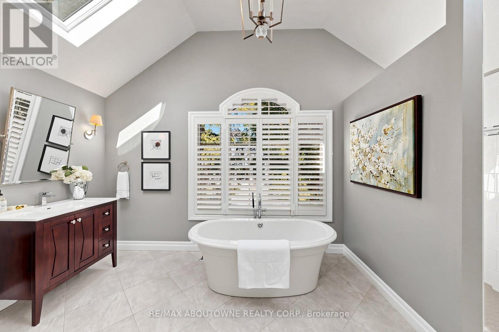 












1304 DEVON ROAD

,
Oakville (MO Morrison),




Ontario
L6J2L8

