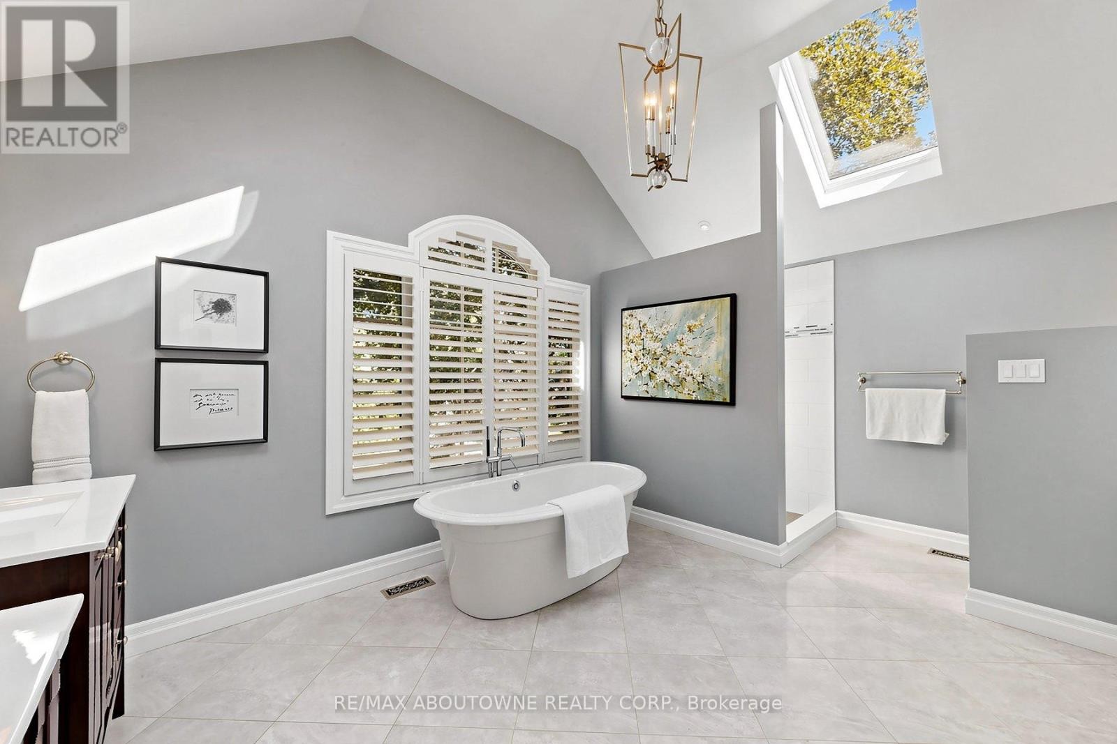 












1304 DEVON ROAD

,
Oakville (MO Morrison),




Ontario
L6J2L8

