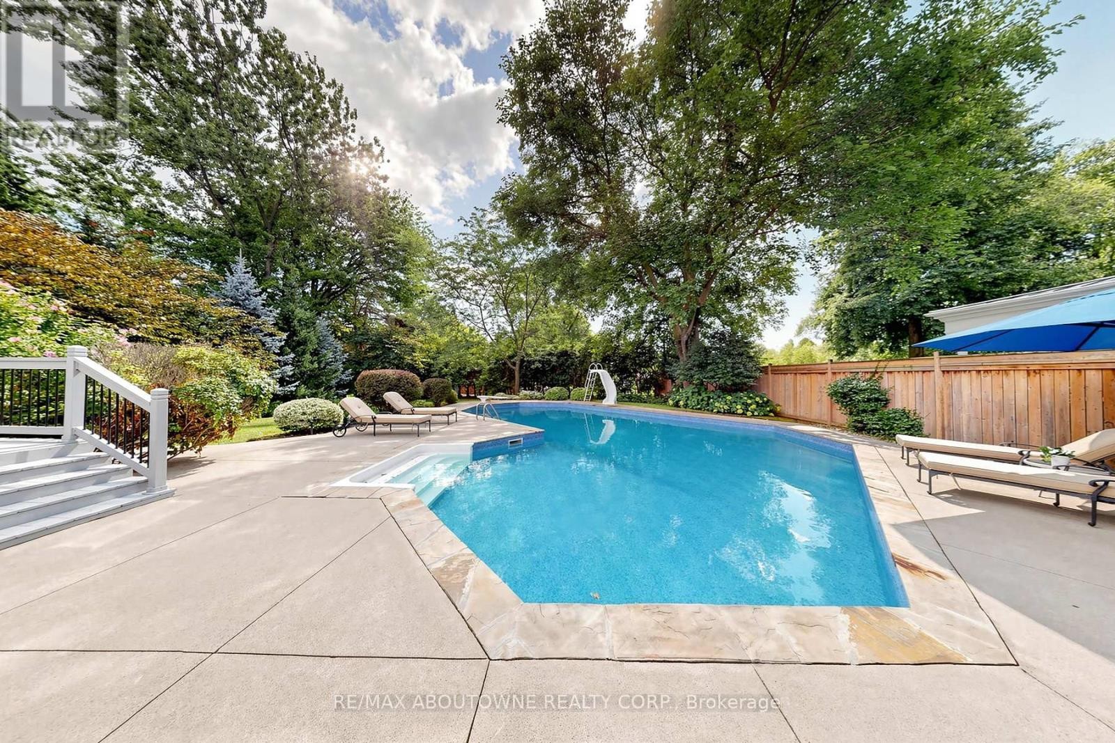 












1304 DEVON ROAD

,
Oakville (MO Morrison),




Ontario
L6J2L8

