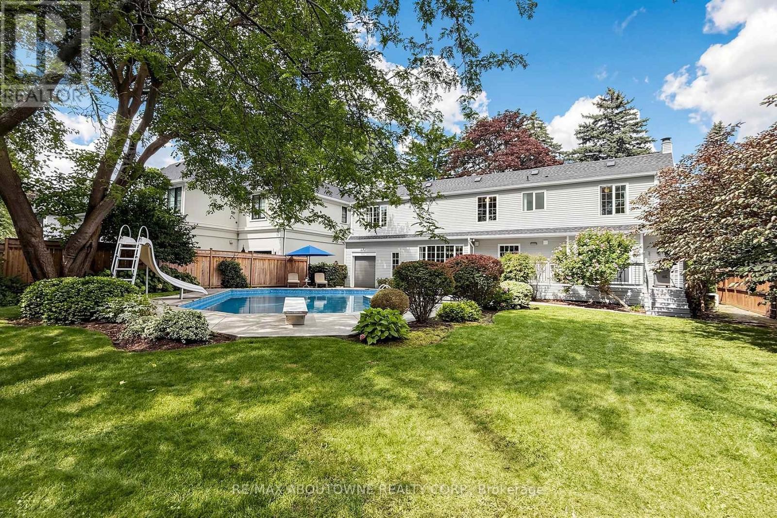 












1304 DEVON ROAD

,
Oakville (MO Morrison),




Ontario
L6J2L8

