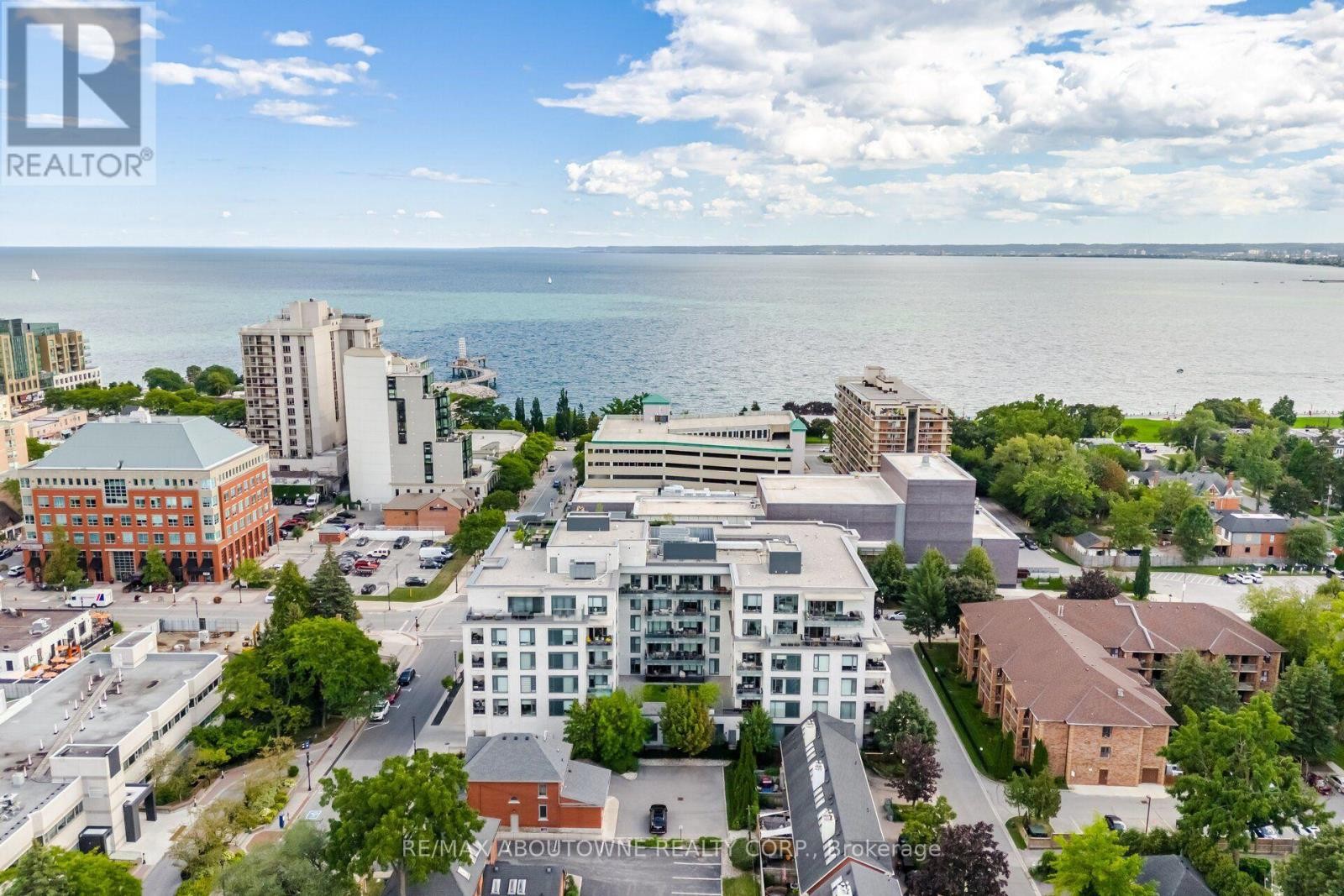 












106 - 1441 ELGIN STREET

,
Burlington (Brant),




Ontario
L7S1E6

