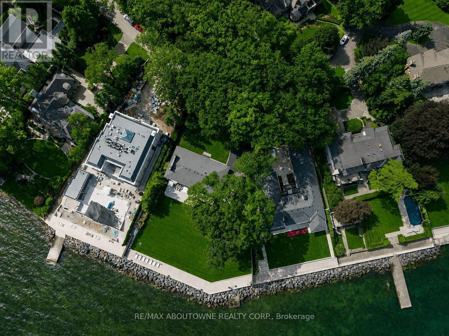 












3 ENNISCLARE DRIVE E

,
Oakville (MO Morrison),




Ontario
L6J4N3

