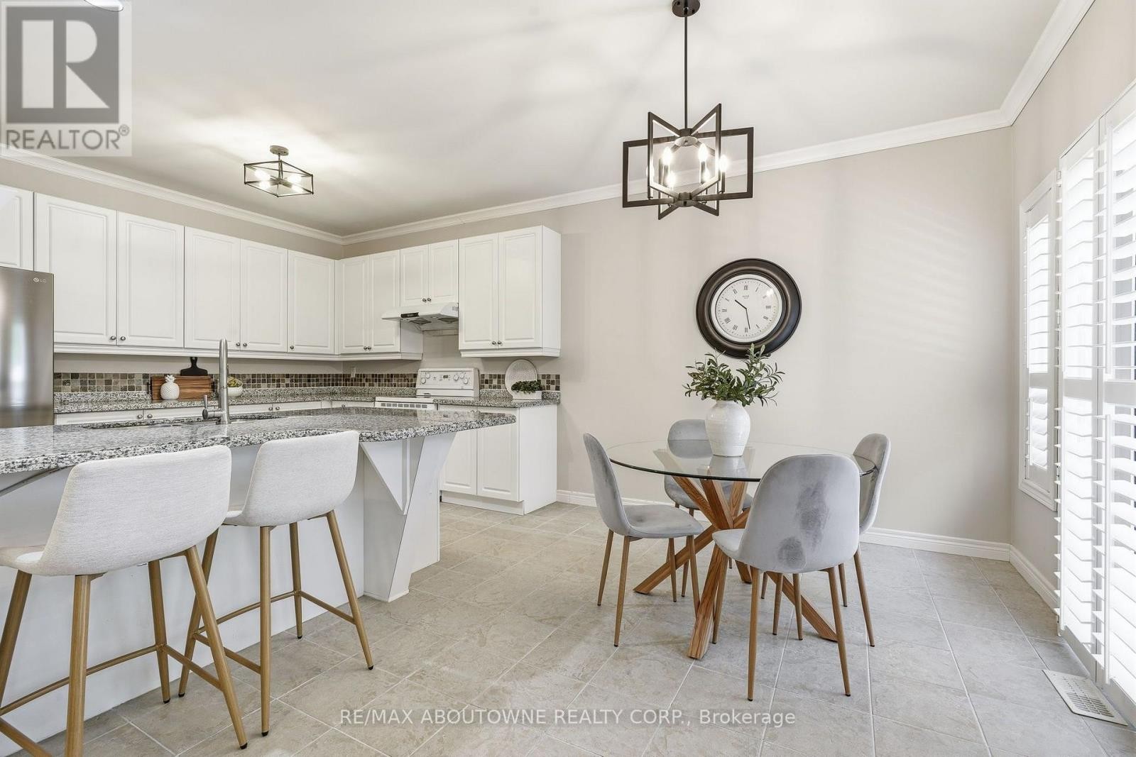 












2381 GRAND OAK TRAIL

,
Oakville (WM Westmount),




Ontario
L6M4V4

