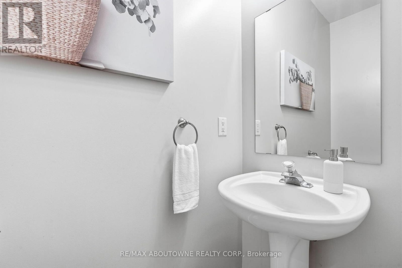 












2381 GRAND OAK TRAIL

,
Oakville (WM Westmount),




Ontario
L6M4V4

