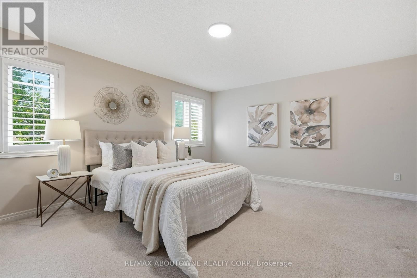 












2381 GRAND OAK TRAIL

,
Oakville (WM Westmount),




Ontario
L6M4V4

