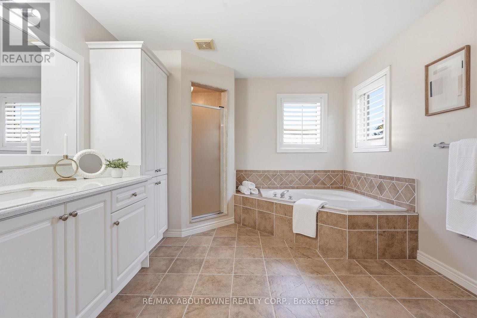 












2381 GRAND OAK TRAIL

,
Oakville (WM Westmount),




Ontario
L6M4V4

