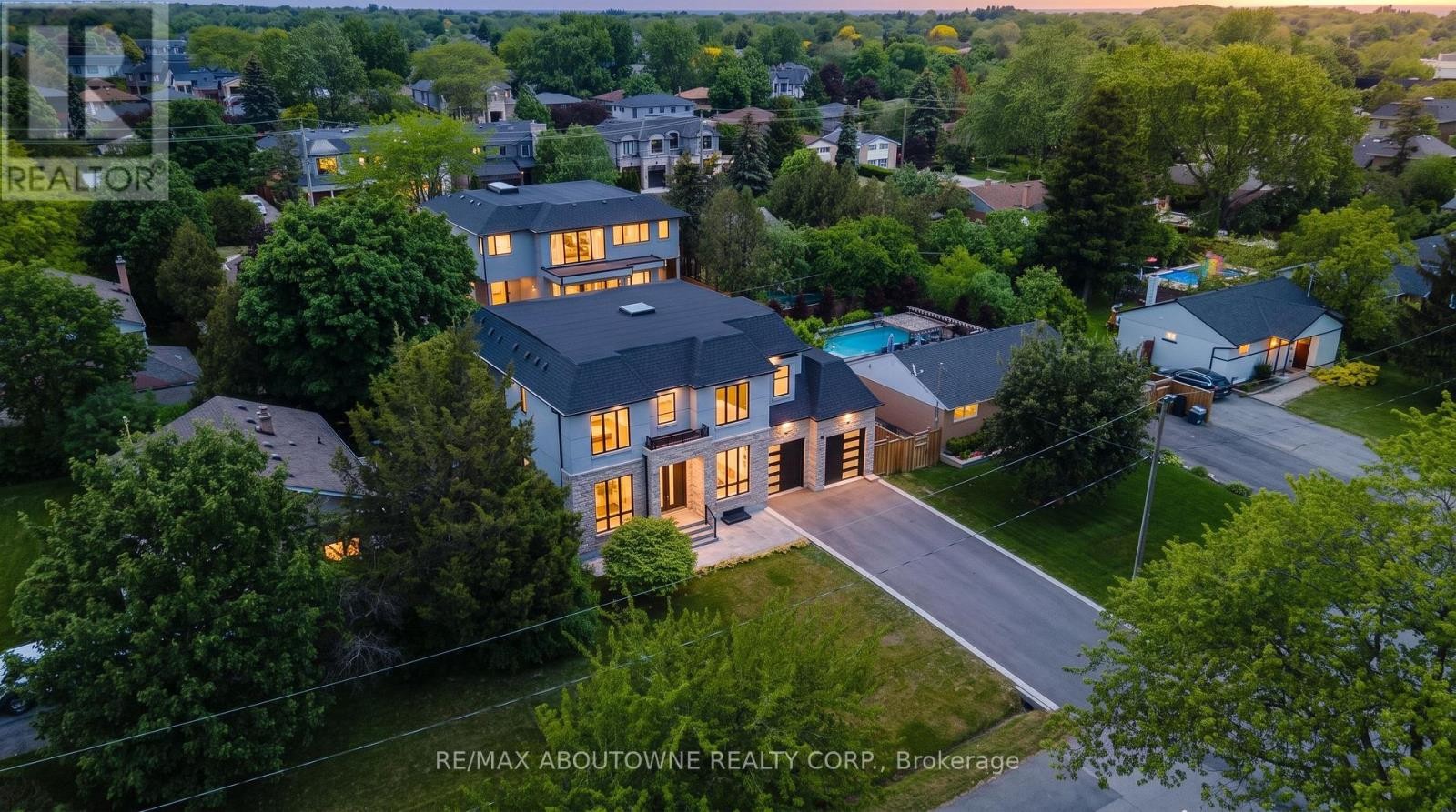 












455 SAMFORD PLACE

,
Oakville (WO West),




Ontario
L6L4E7

