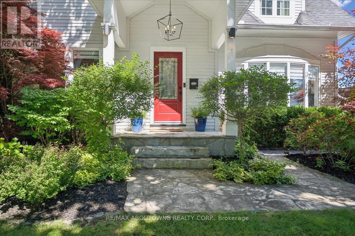 












489 REBECCA STREET

,
Oakville (WO West),




Ontario
L6K1K8

