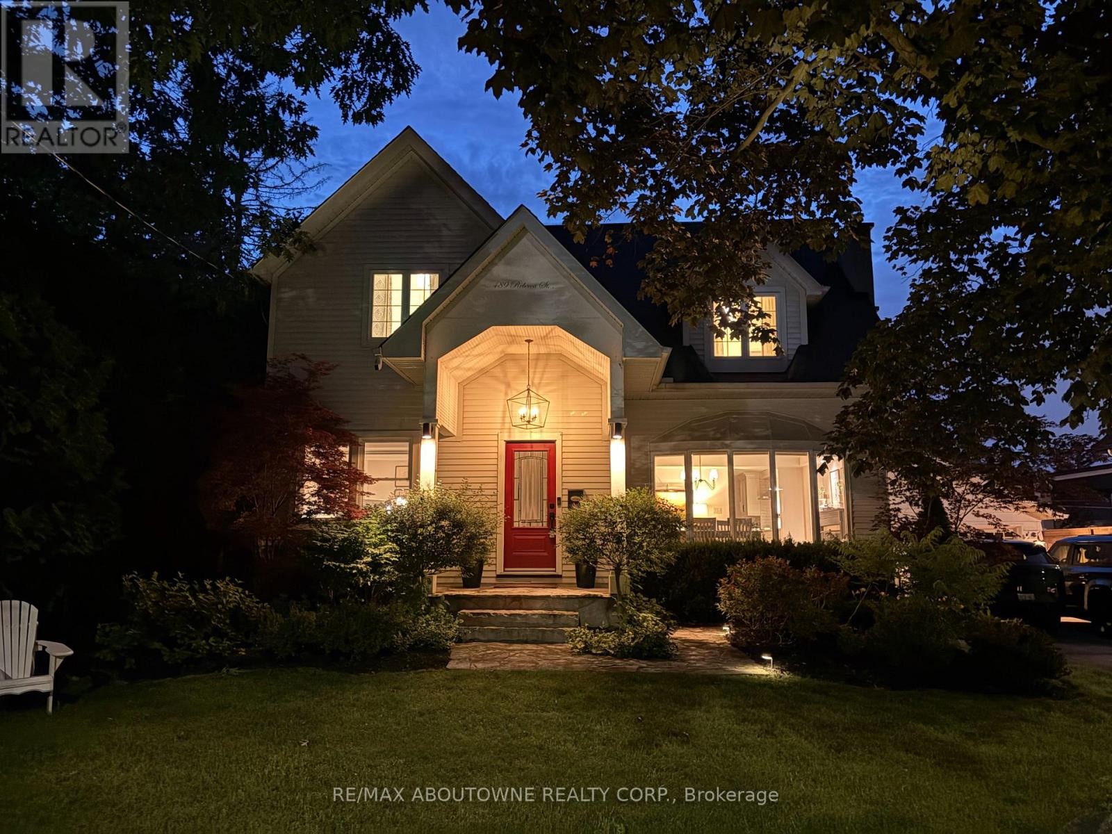 












489 REBECCA STREET

,
Oakville (WO West),




Ontario
L6K1K8

