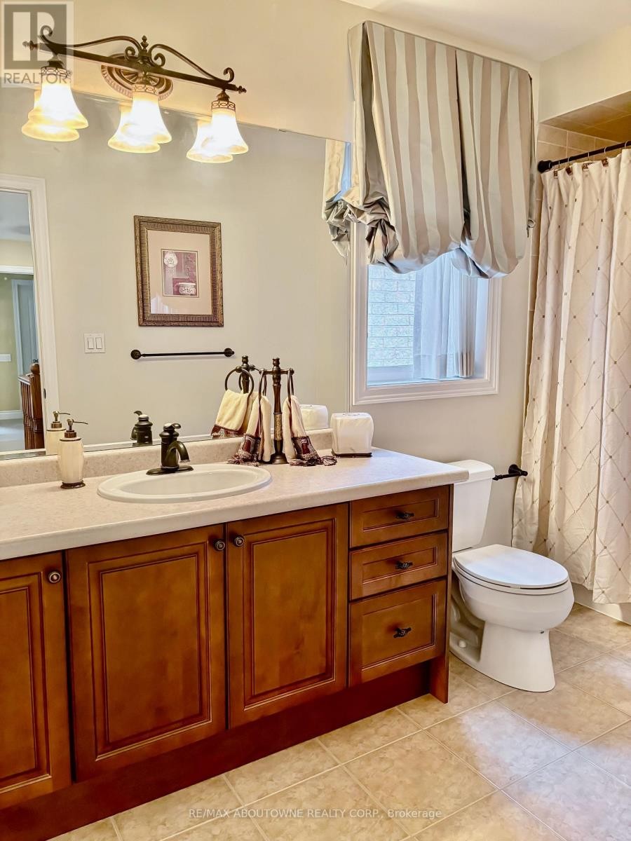 












434 NAUTICAL BOULEVARD

,
Oakville (BR Bronte),




Ontario
L6L0A6

