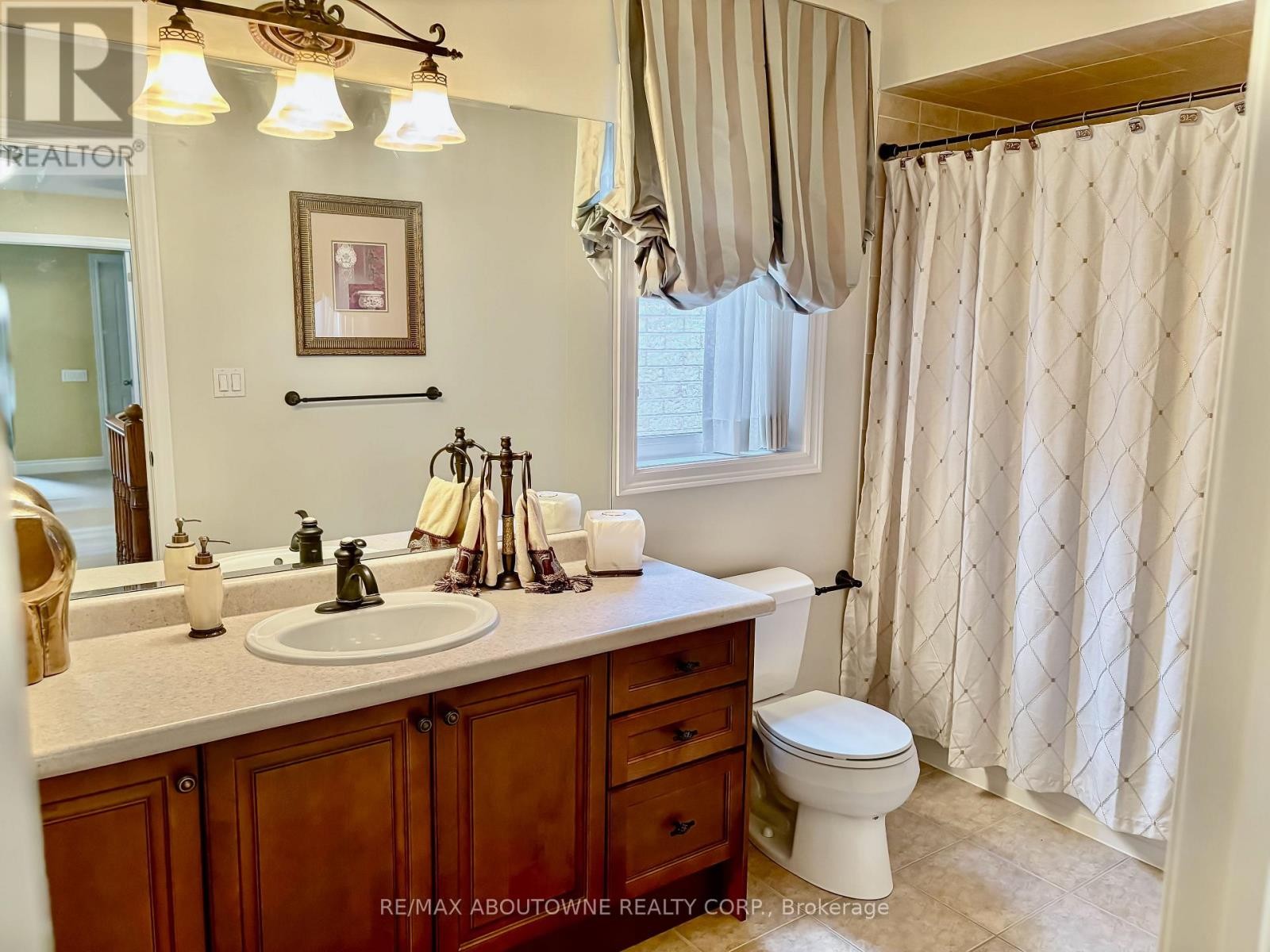 












434 NAUTICAL BOULEVARD

,
Oakville (BR Bronte),




Ontario
L6L0A6

