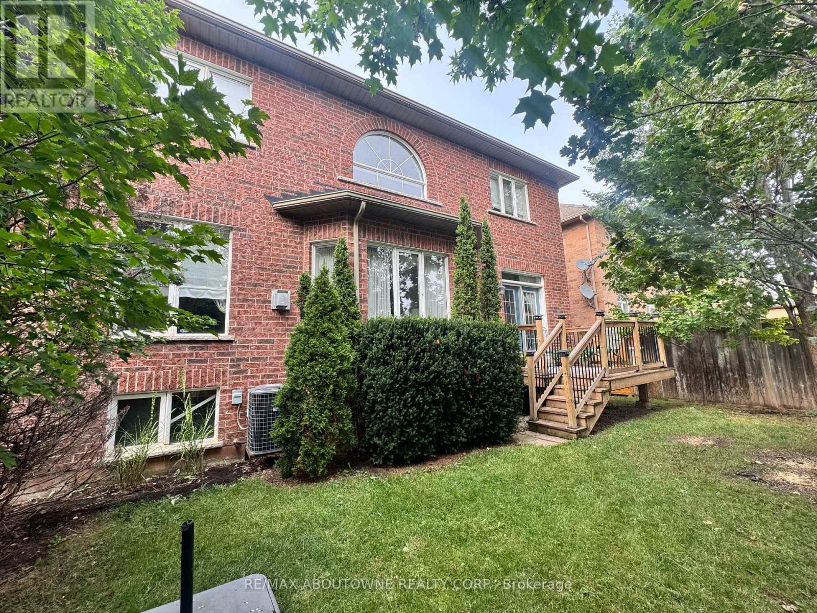 












434 NAUTICAL BOULEVARD

,
Oakville (BR Bronte),




Ontario
L6L0A6


