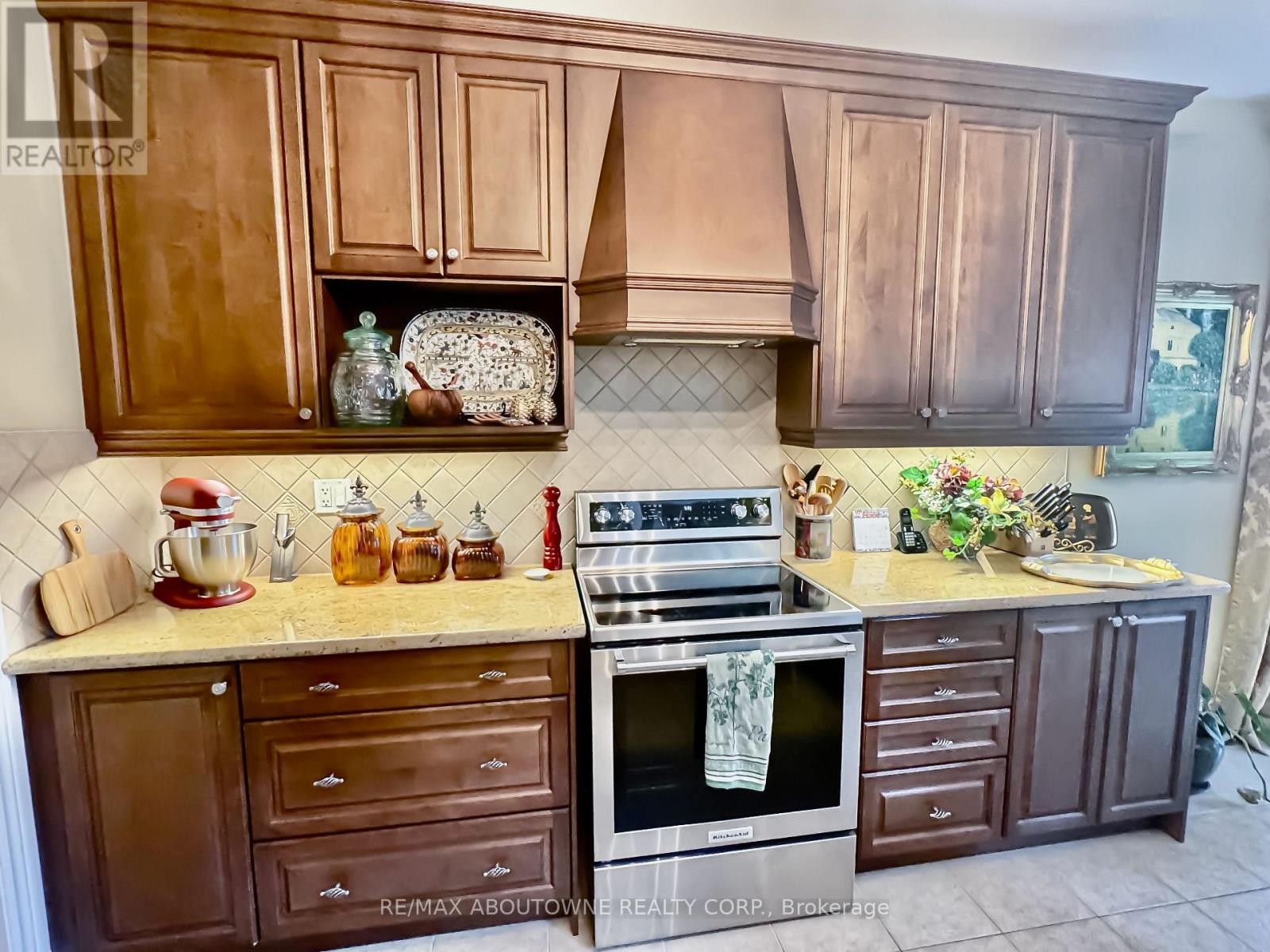 












434 NAUTICAL BOULEVARD

,
Oakville (BR Bronte),




Ontario
L6L0A6


