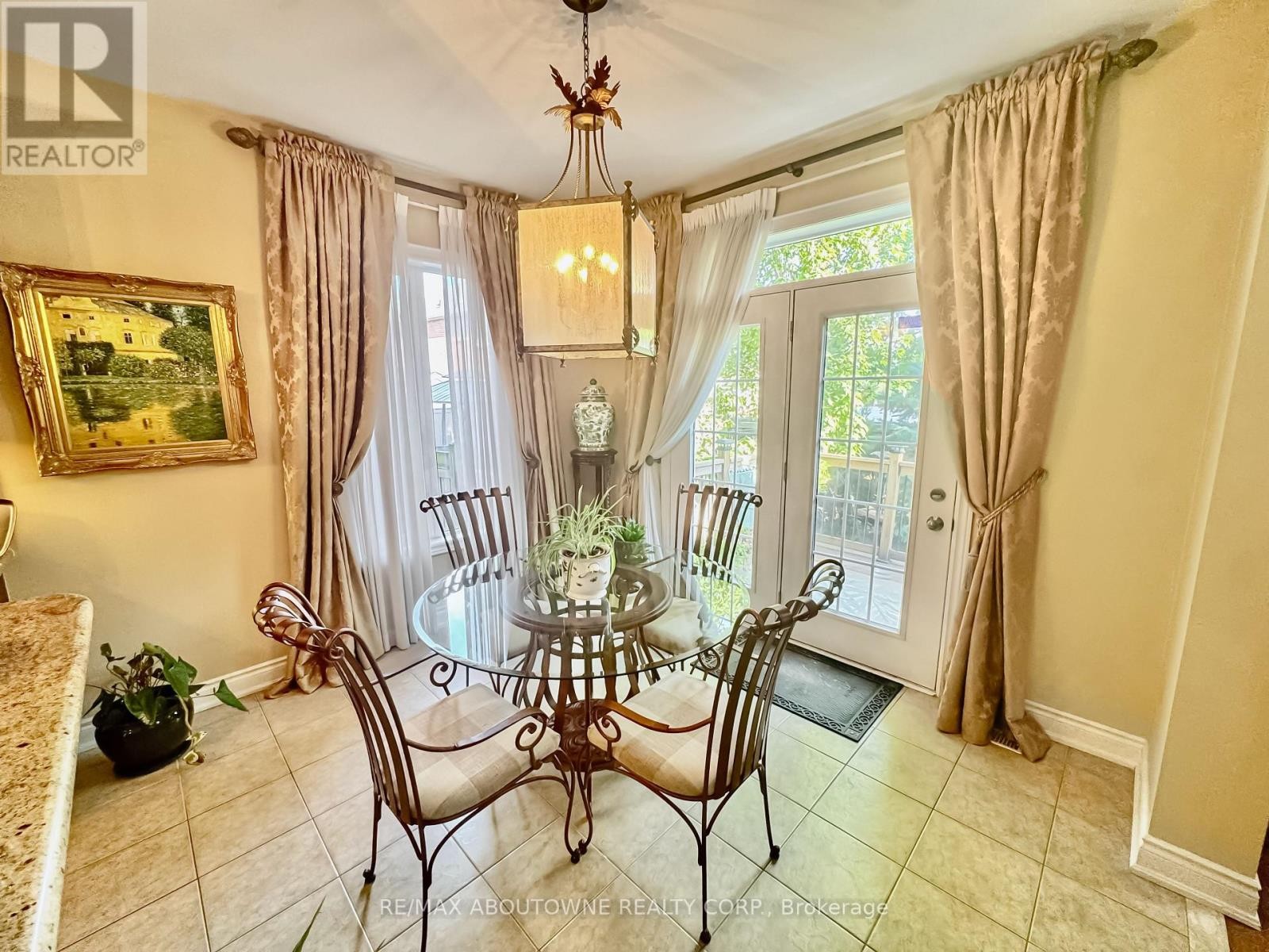 












434 NAUTICAL BOULEVARD

,
Oakville (BR Bronte),




Ontario
L6L0A6

