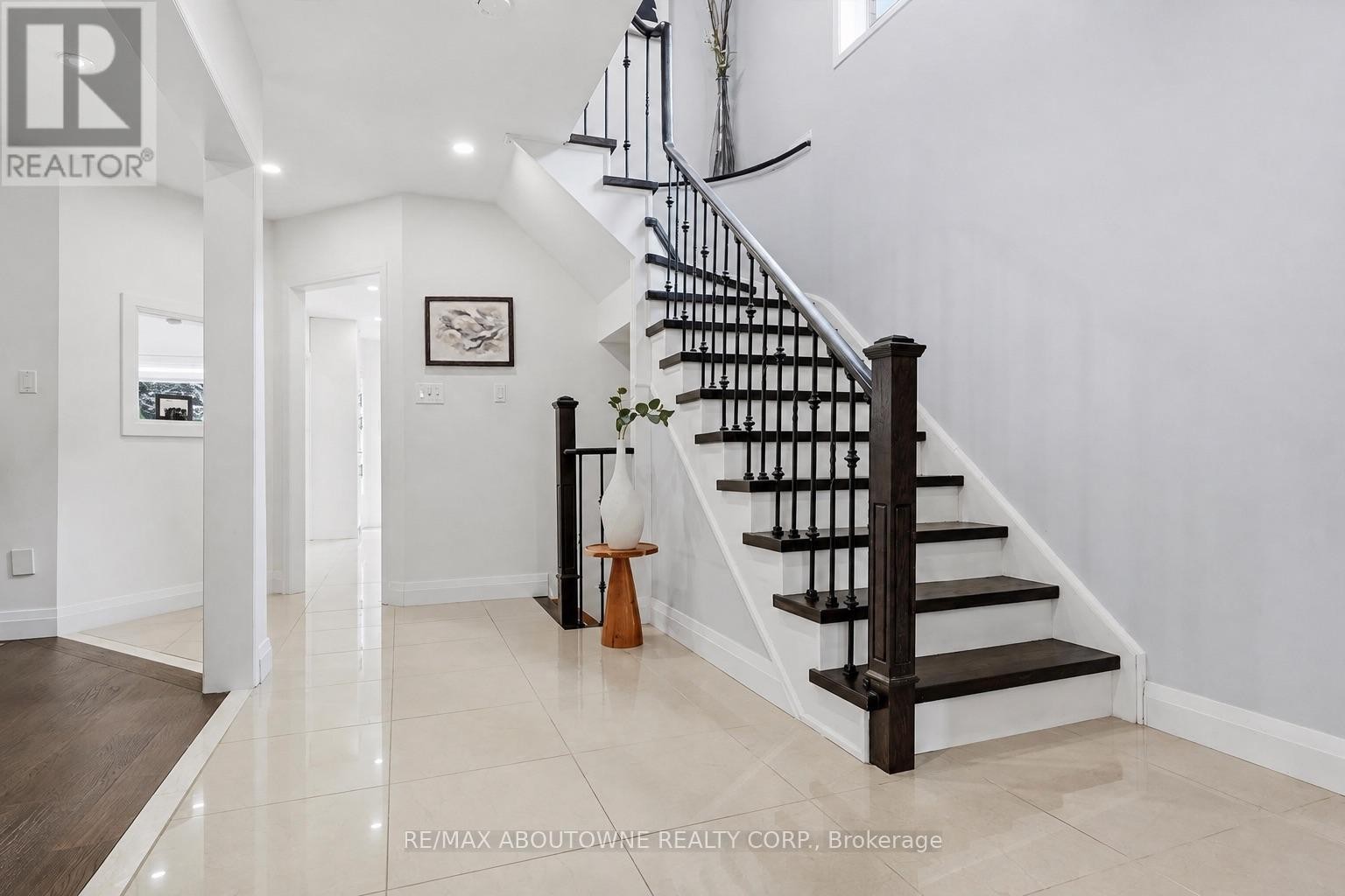 












1282 PARKHURST DRIVE

,
Oakville (WT West Oak Trails),




Ontario
L6M3V7

