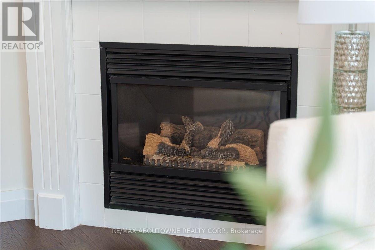 












1282 PARKHURST DRIVE

,
Oakville (WT West Oak Trails),




Ontario
L6M3V7

