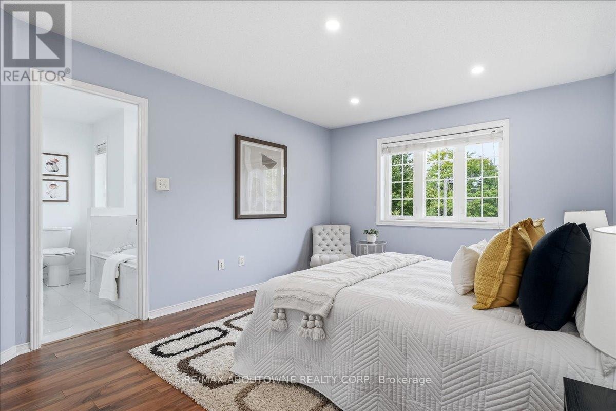 












1282 PARKHURST DRIVE

,
Oakville (WT West Oak Trails),




Ontario
L6M3V7

