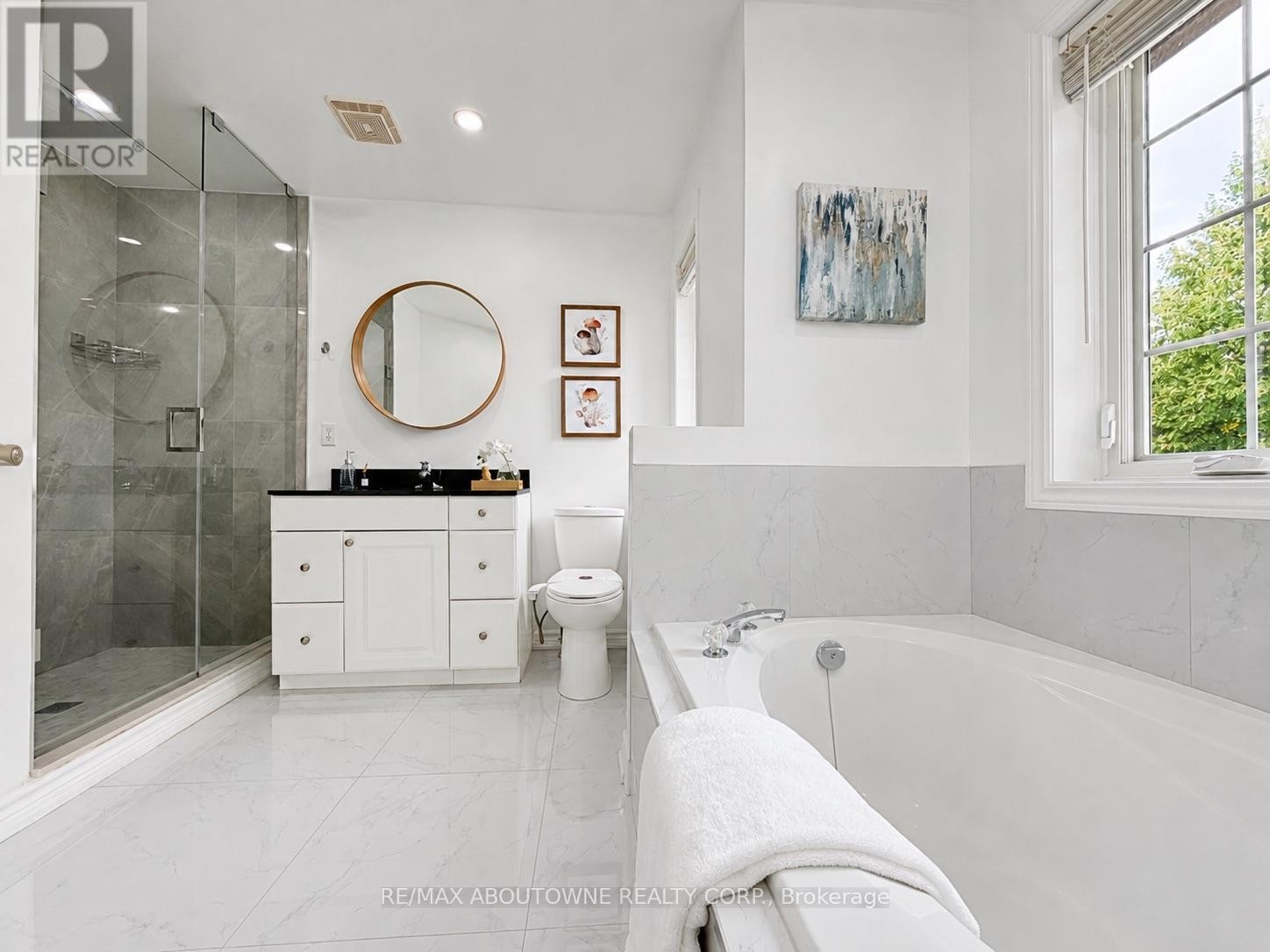 












1282 PARKHURST DRIVE

,
Oakville (WT West Oak Trails),




Ontario
L6M3V7

