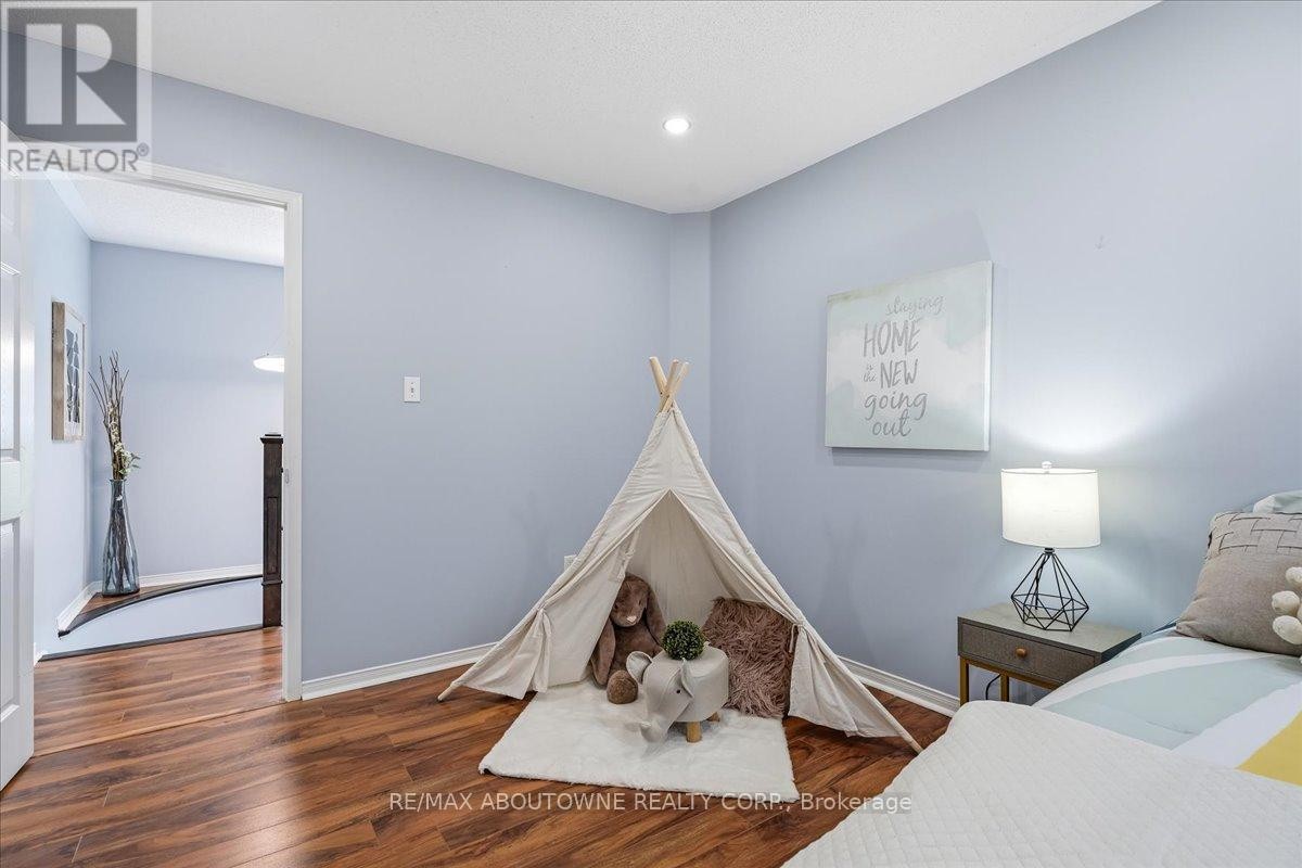












1282 PARKHURST DRIVE

,
Oakville (WT West Oak Trails),




Ontario
L6M3V7


