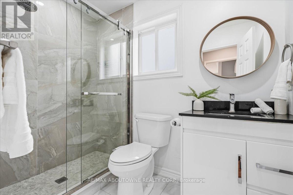 












1282 PARKHURST DRIVE

,
Oakville (WT West Oak Trails),




Ontario
L6M3V7


