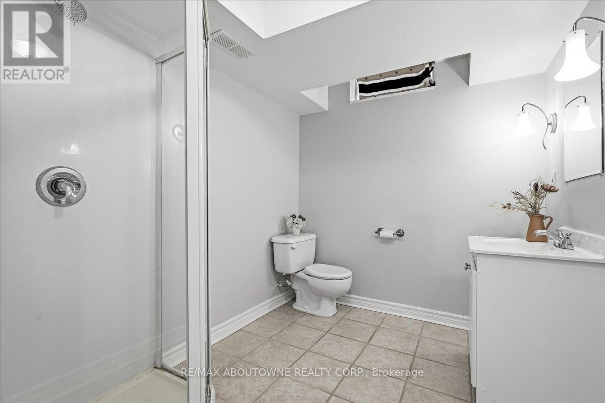












1282 PARKHURST DRIVE

,
Oakville (WT West Oak Trails),




Ontario
L6M3V7

