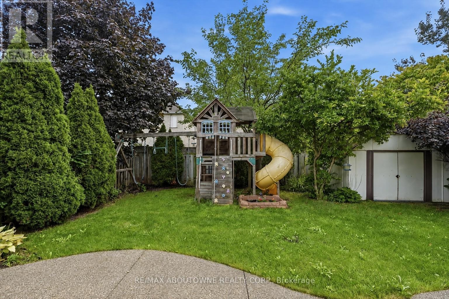 












1282 PARKHURST DRIVE

,
Oakville (WT West Oak Trails),




Ontario
L6M3V7

