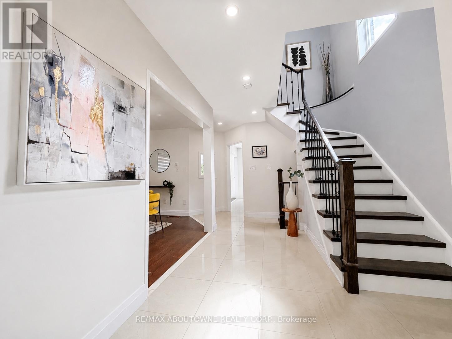 












1282 PARKHURST DRIVE

,
Oakville (WT West Oak Trails),




Ontario
L6M3V7

