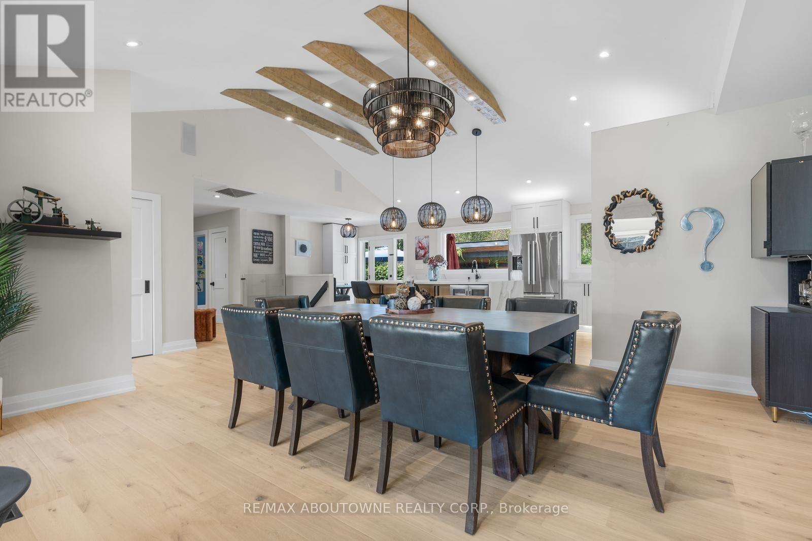 












293 NORTH SHORE BOULEVARD E

,
Burlington (LaSalle),




Ontario
L7T1W8

