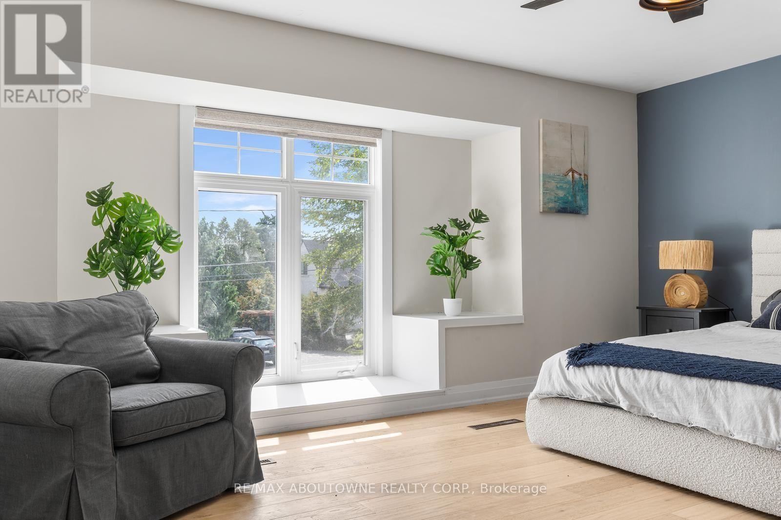 












293 NORTH SHORE BOULEVARD E

,
Burlington (LaSalle),




Ontario
L7T1W8

