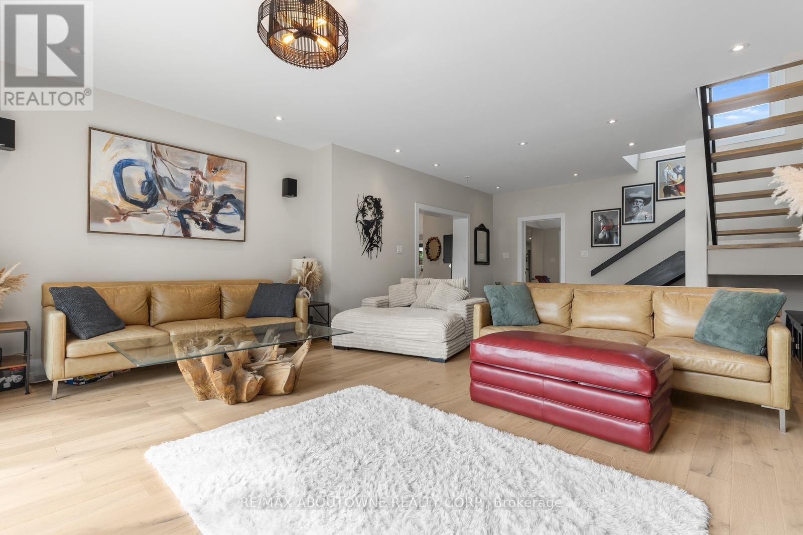 












293 NORTH SHORE BOULEVARD E

,
Burlington (LaSalle),




Ontario
L7T1W8

