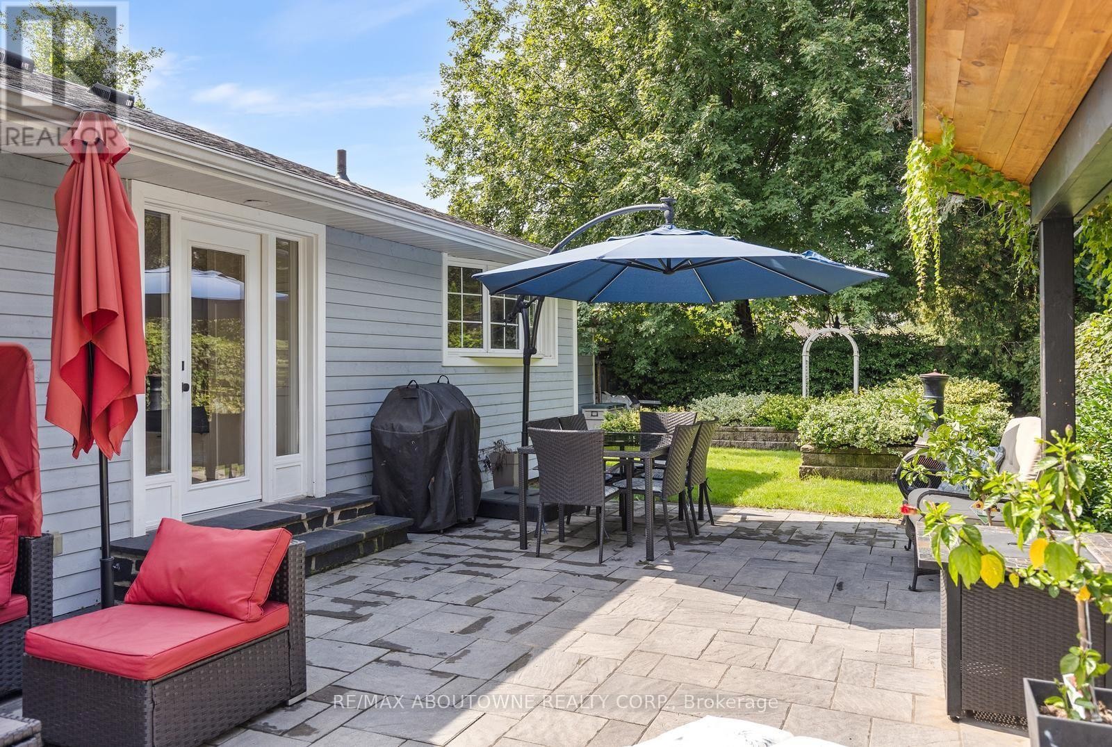 












293 NORTH SHORE BOULEVARD E

,
Burlington (LaSalle),




Ontario
L7T1W8


