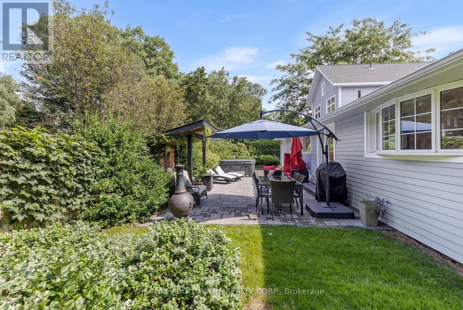 












293 NORTH SHORE BOULEVARD E

,
Burlington (LaSalle),




Ontario
L7T1W8

