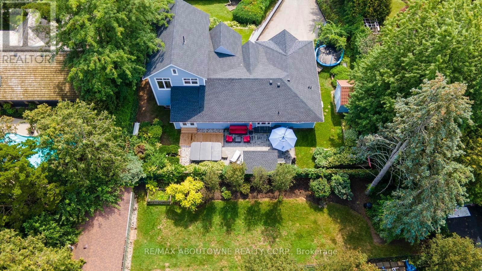 












293 NORTH SHORE BOULEVARD E

,
Burlington (LaSalle),




Ontario
L7T1W8

