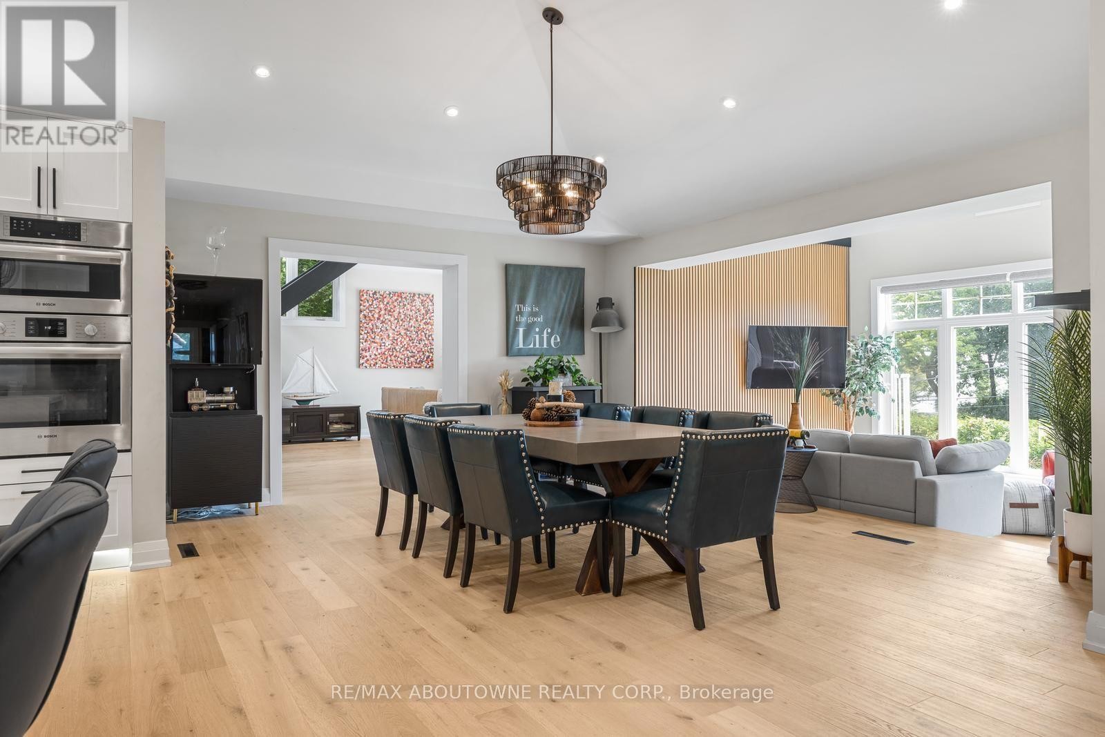 












293 NORTH SHORE BOULEVARD E

,
Burlington (LaSalle),




Ontario
L7T1W8

