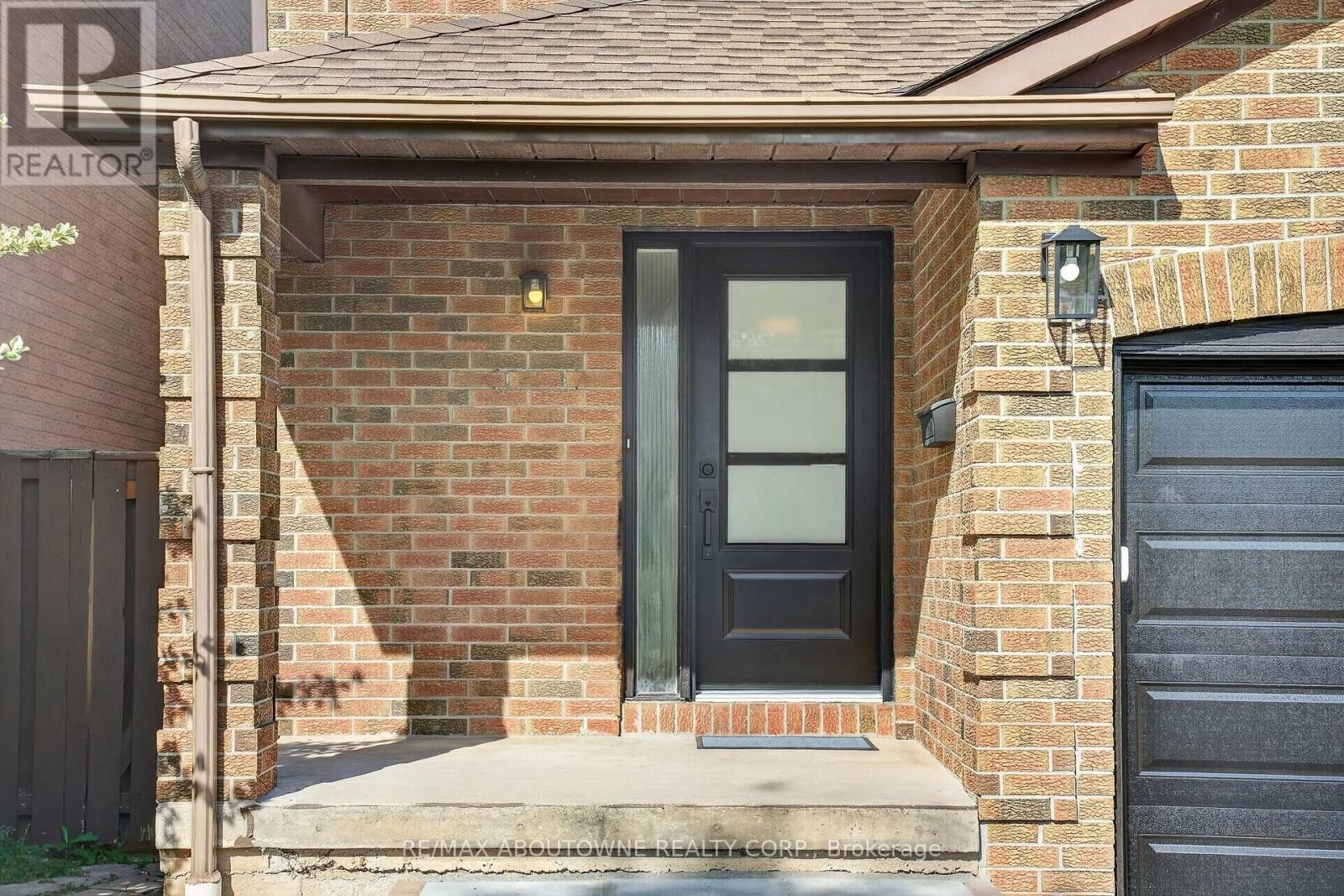 












4353 SAWMILL VALLEY DRIVE

,
Mississauga (Erin Mills),




Ontario
L5L3L3

