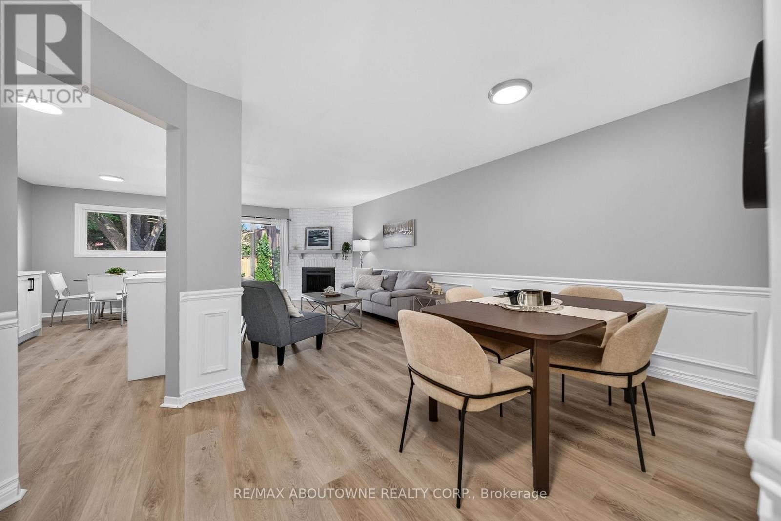 












4353 SAWMILL VALLEY DRIVE

,
Mississauga (Erin Mills),




Ontario
L5L3L3

