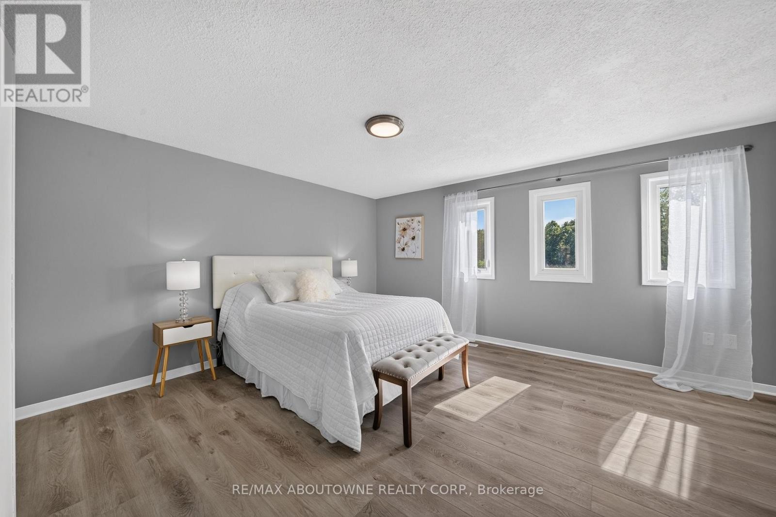 












4353 SAWMILL VALLEY DRIVE

,
Mississauga (Erin Mills),




Ontario
L5L3L3

