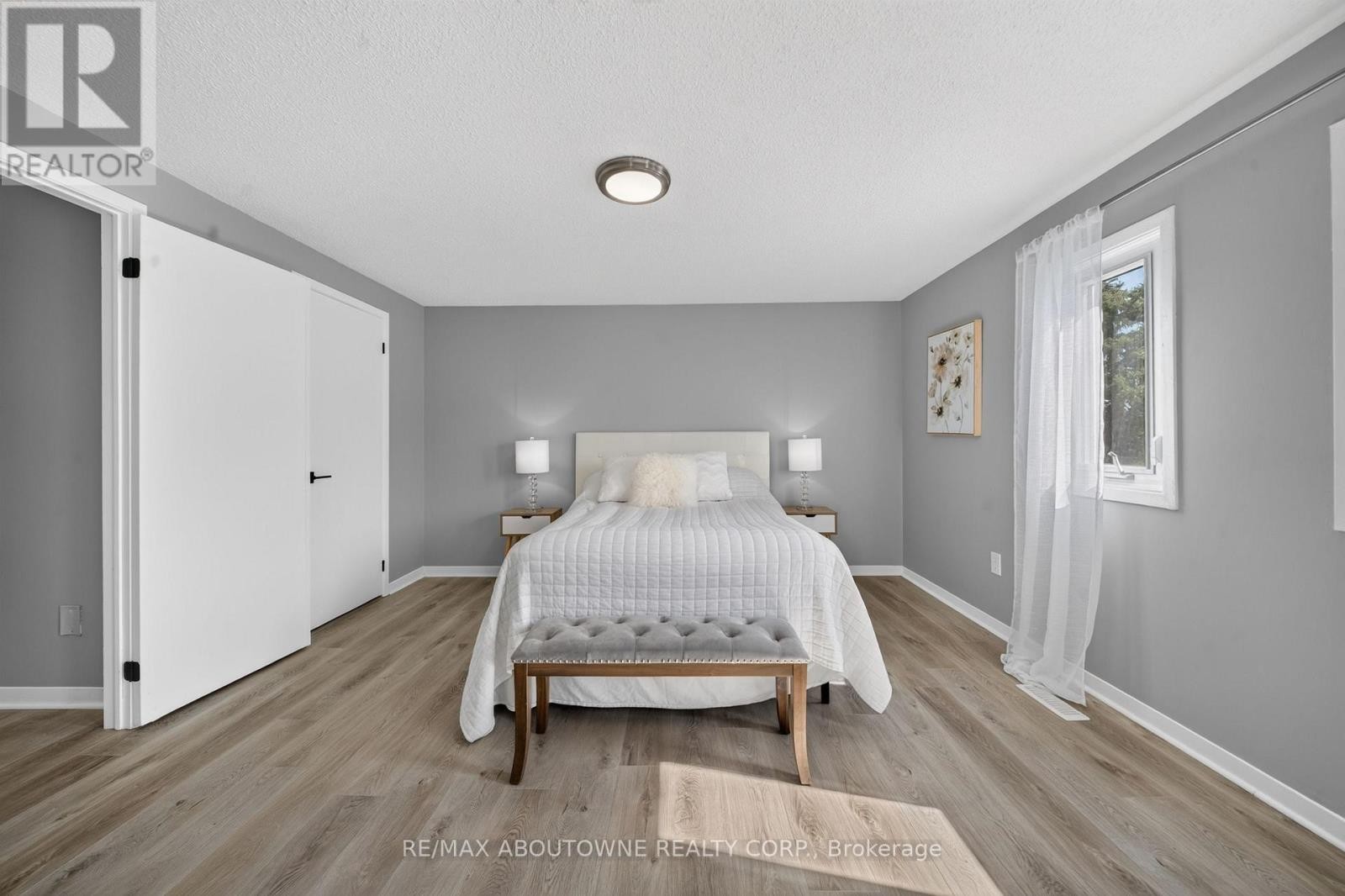 












4353 SAWMILL VALLEY DRIVE

,
Mississauga (Erin Mills),




Ontario
L5L3L3

