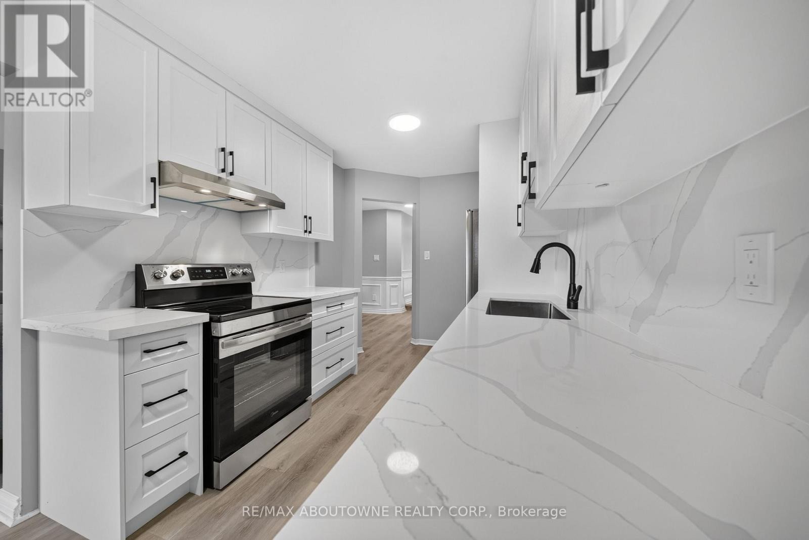 












4353 SAWMILL VALLEY DRIVE

,
Mississauga (Erin Mills),




Ontario
L5L3L3

