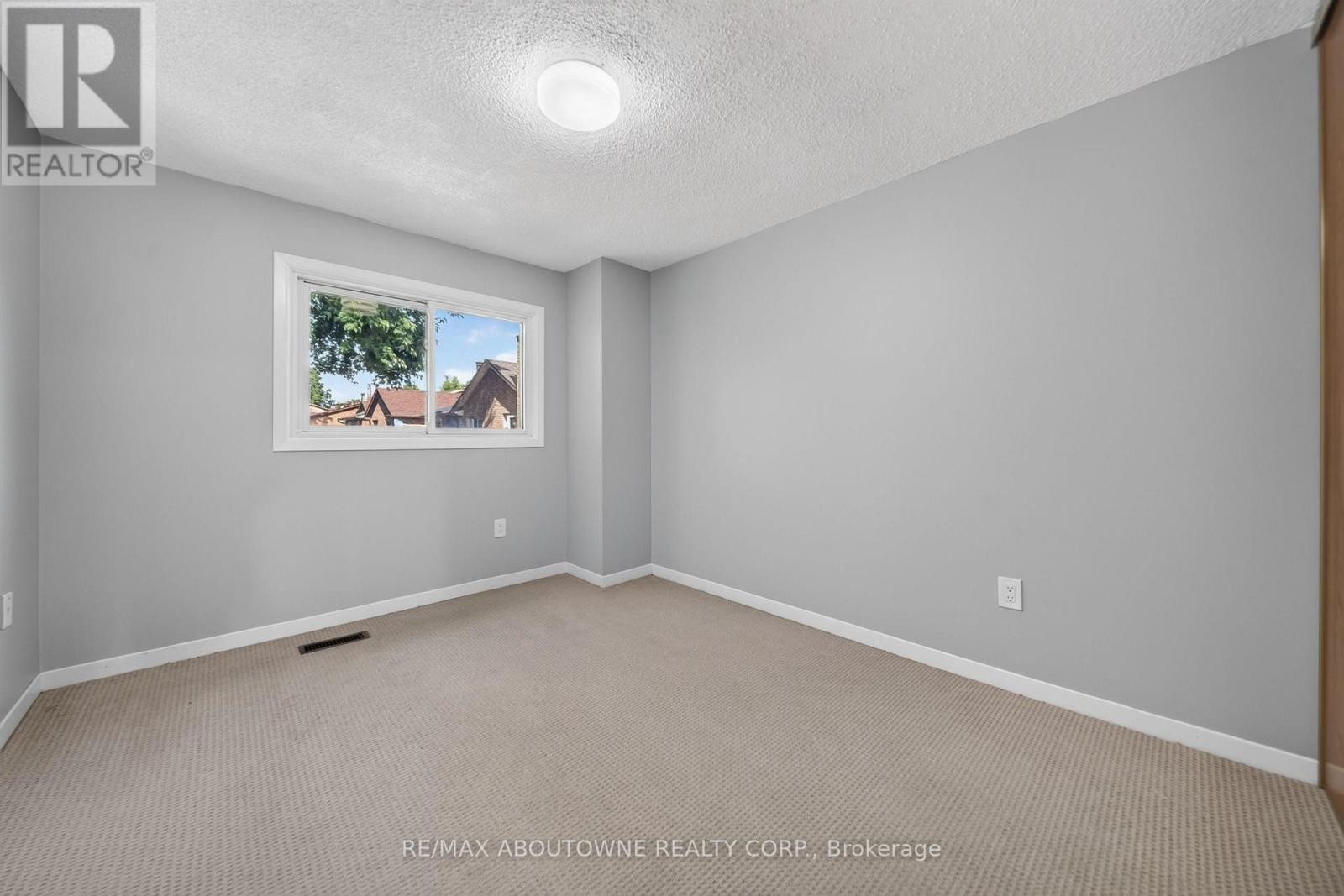 












4353 SAWMILL VALLEY DRIVE

,
Mississauga (Erin Mills),




Ontario
L5L3L3

