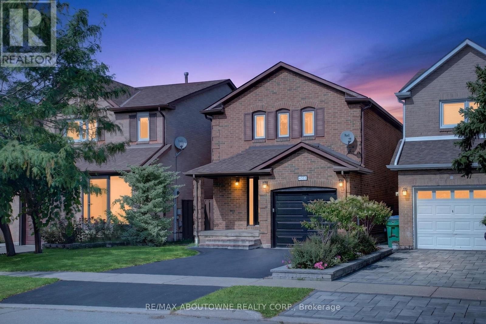 












4353 SAWMILL VALLEY DRIVE

,
Mississauga (Erin Mills),




Ontario
L5L3L3

