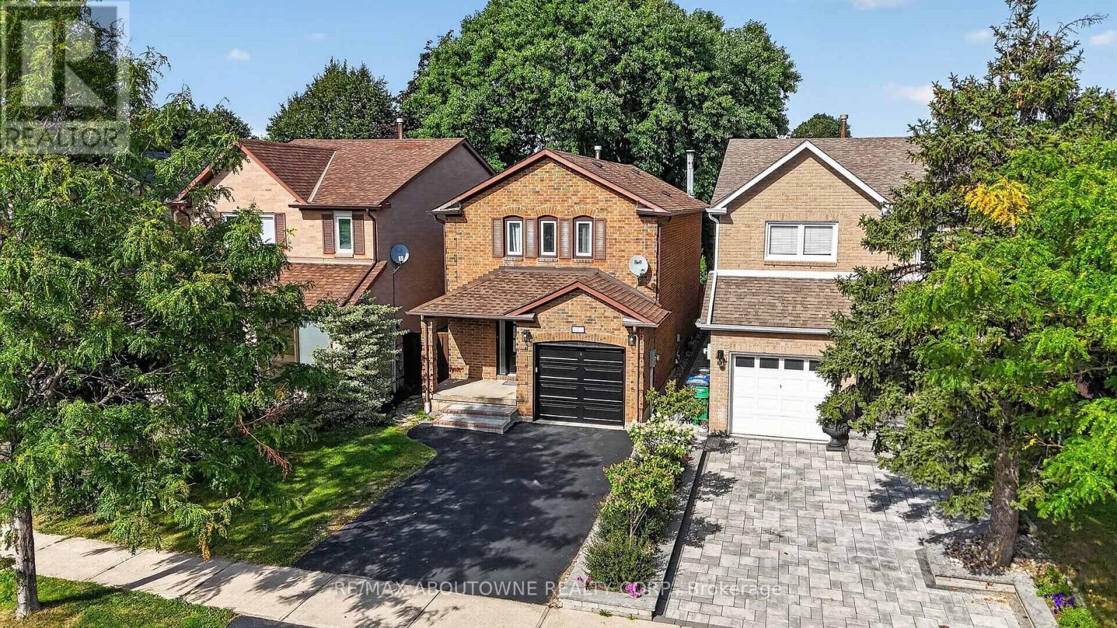 












4353 SAWMILL VALLEY DRIVE

,
Mississauga (Erin Mills),




Ontario
L5L3L3

