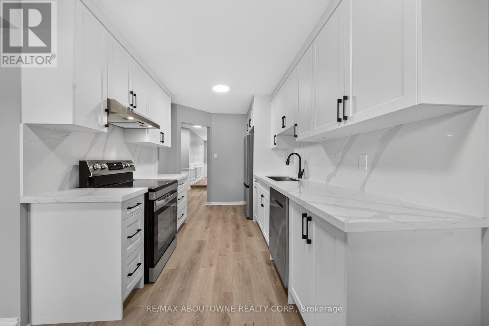 












4353 SAWMILL VALLEY DRIVE

,
Mississauga (Erin Mills),




Ontario
L5L3L3

