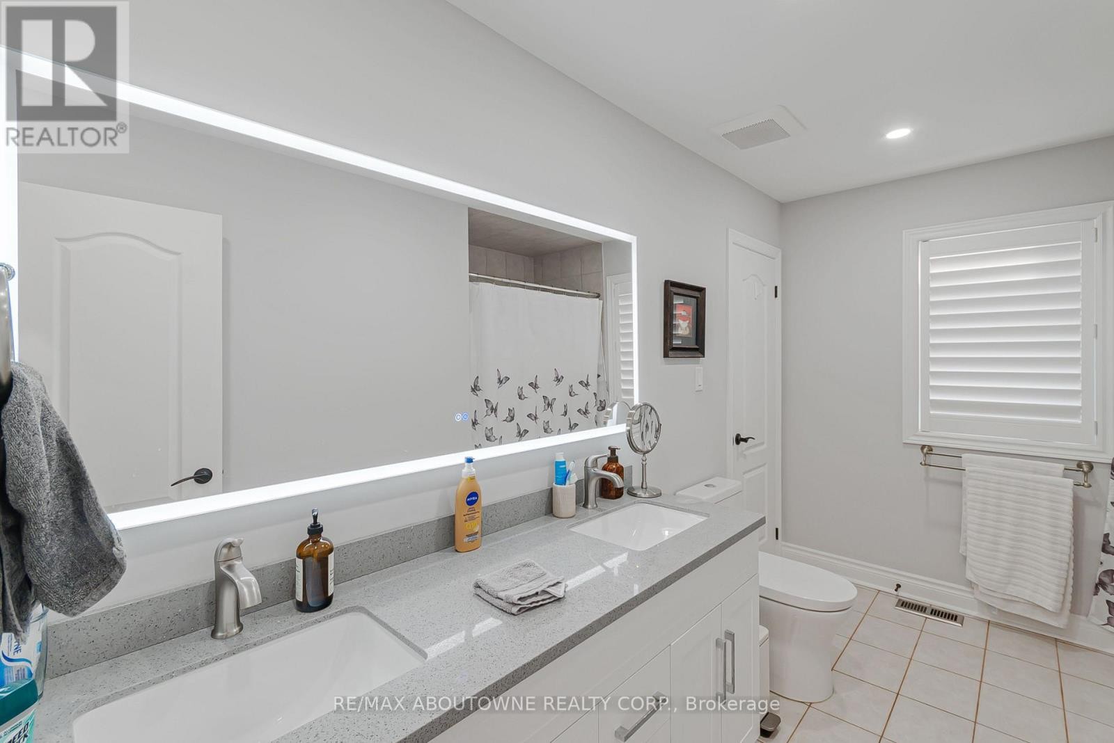 












817 BRASS WINDS PLACE

,
Mississauga (Meadowvale Village),




Ontario
L5W1T4

