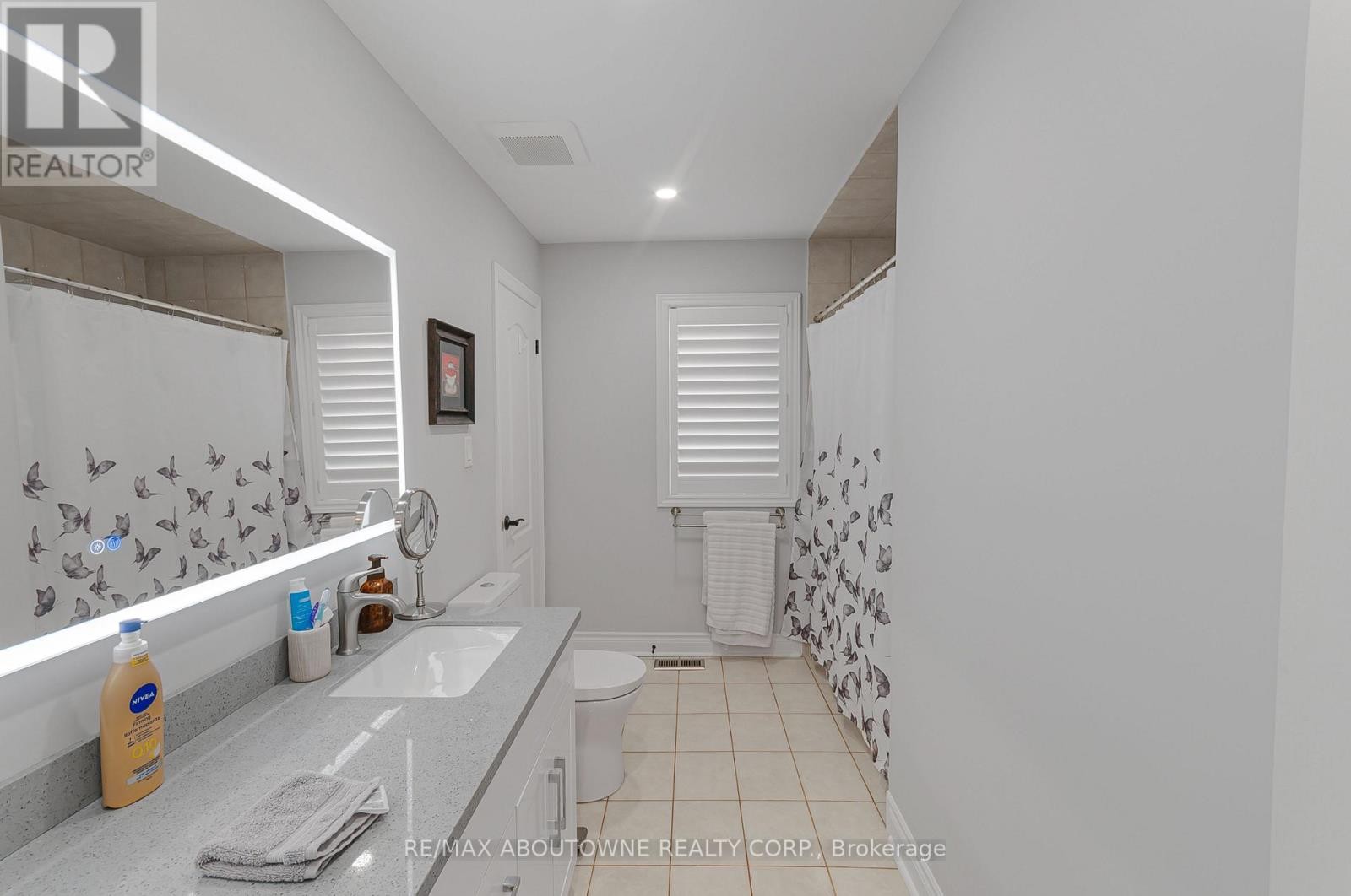 












817 BRASS WINDS PLACE

,
Mississauga (Meadowvale Village),




Ontario
L5W1T4

