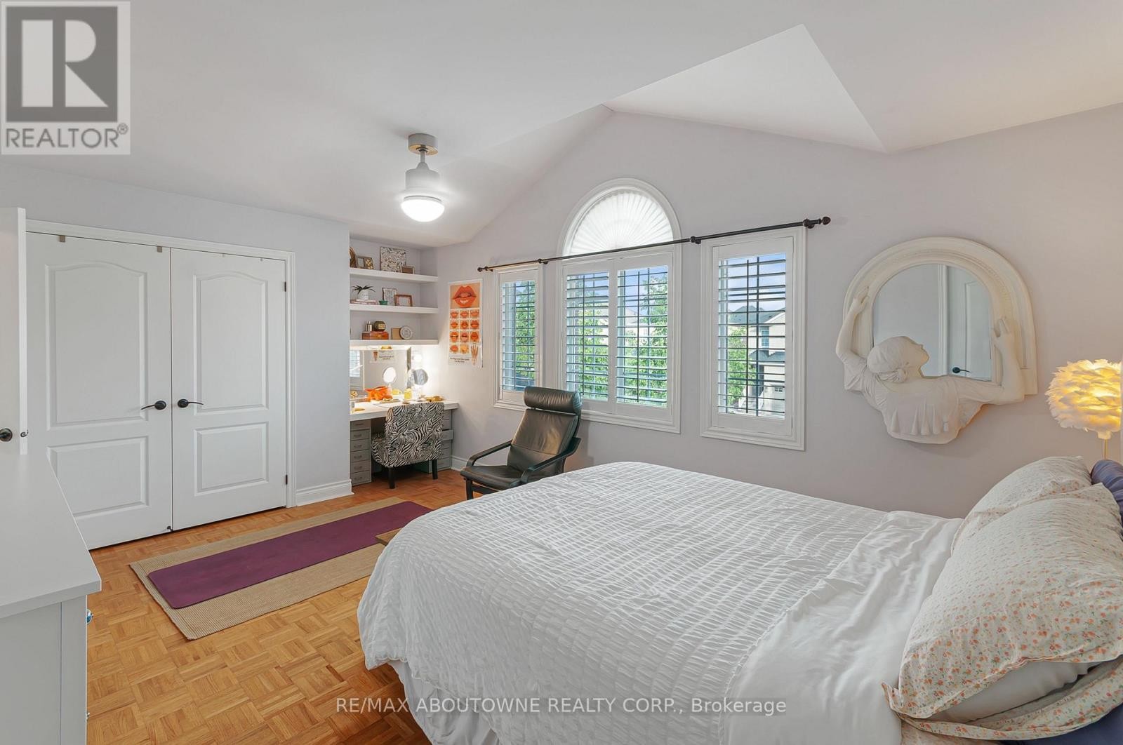 












817 BRASS WINDS PLACE

,
Mississauga (Meadowvale Village),




Ontario
L5W1T4

