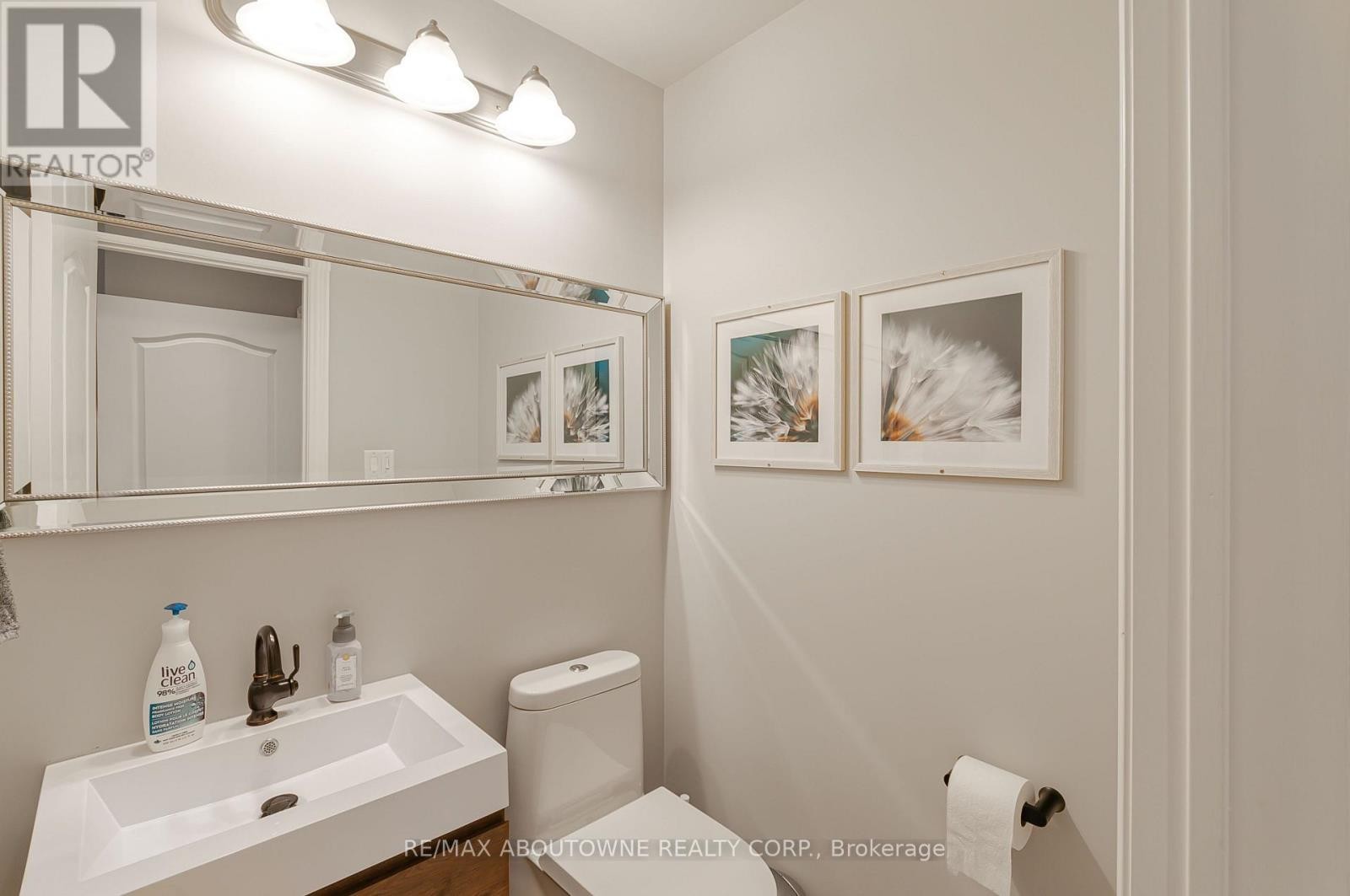 












817 BRASS WINDS PLACE

,
Mississauga (Meadowvale Village),




Ontario
L5W1T4

