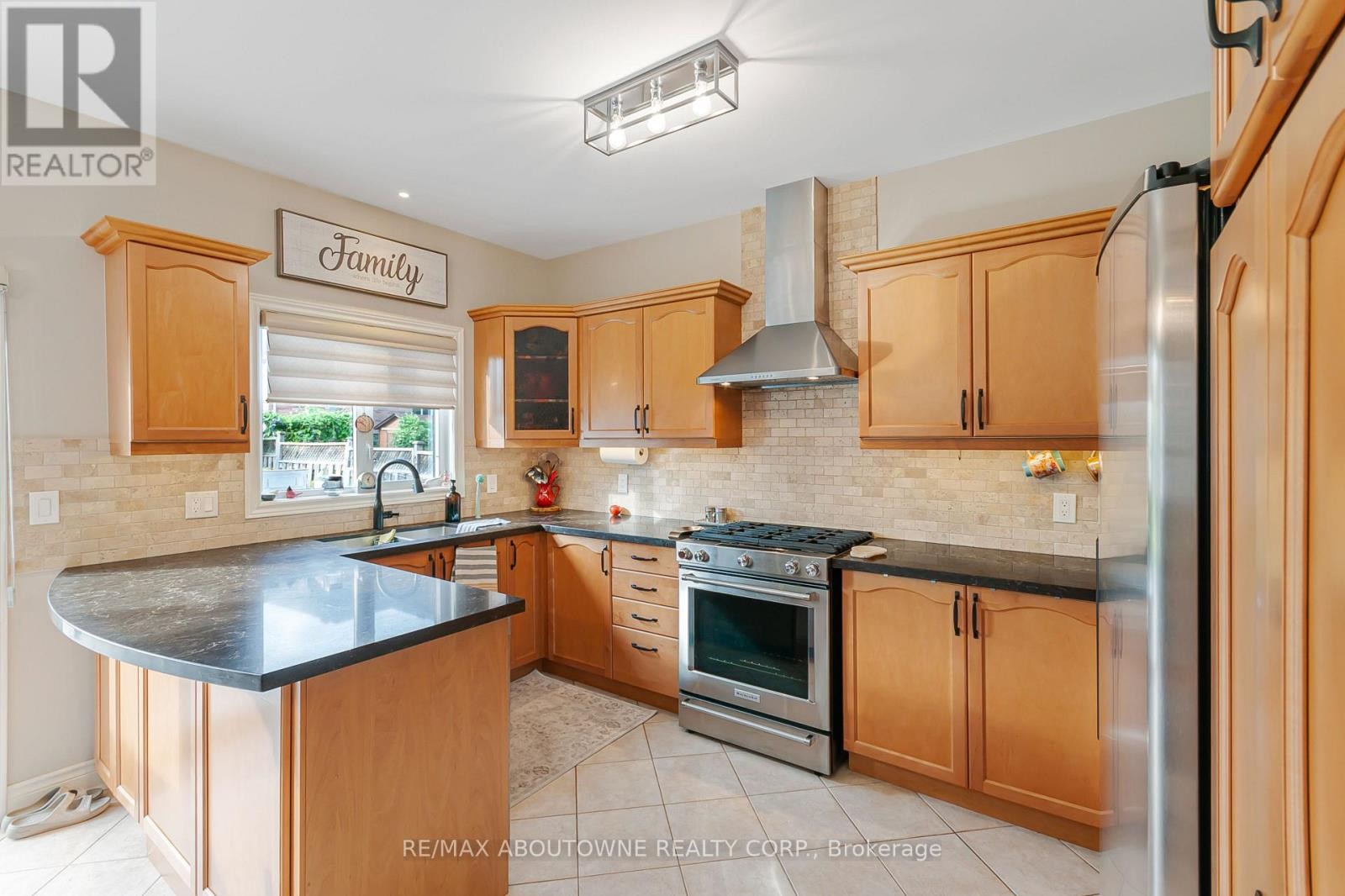 












817 BRASS WINDS PLACE

,
Mississauga (Meadowvale Village),




Ontario
L5W1T4


