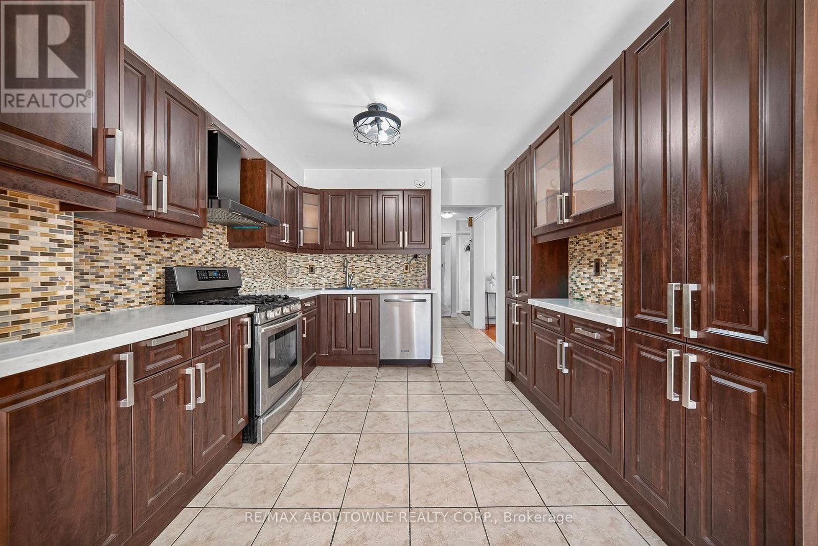 












668 GREYCEDAR CRESCENT

,
Mississauga (Rathwood),




Ontario
L4W3J7

