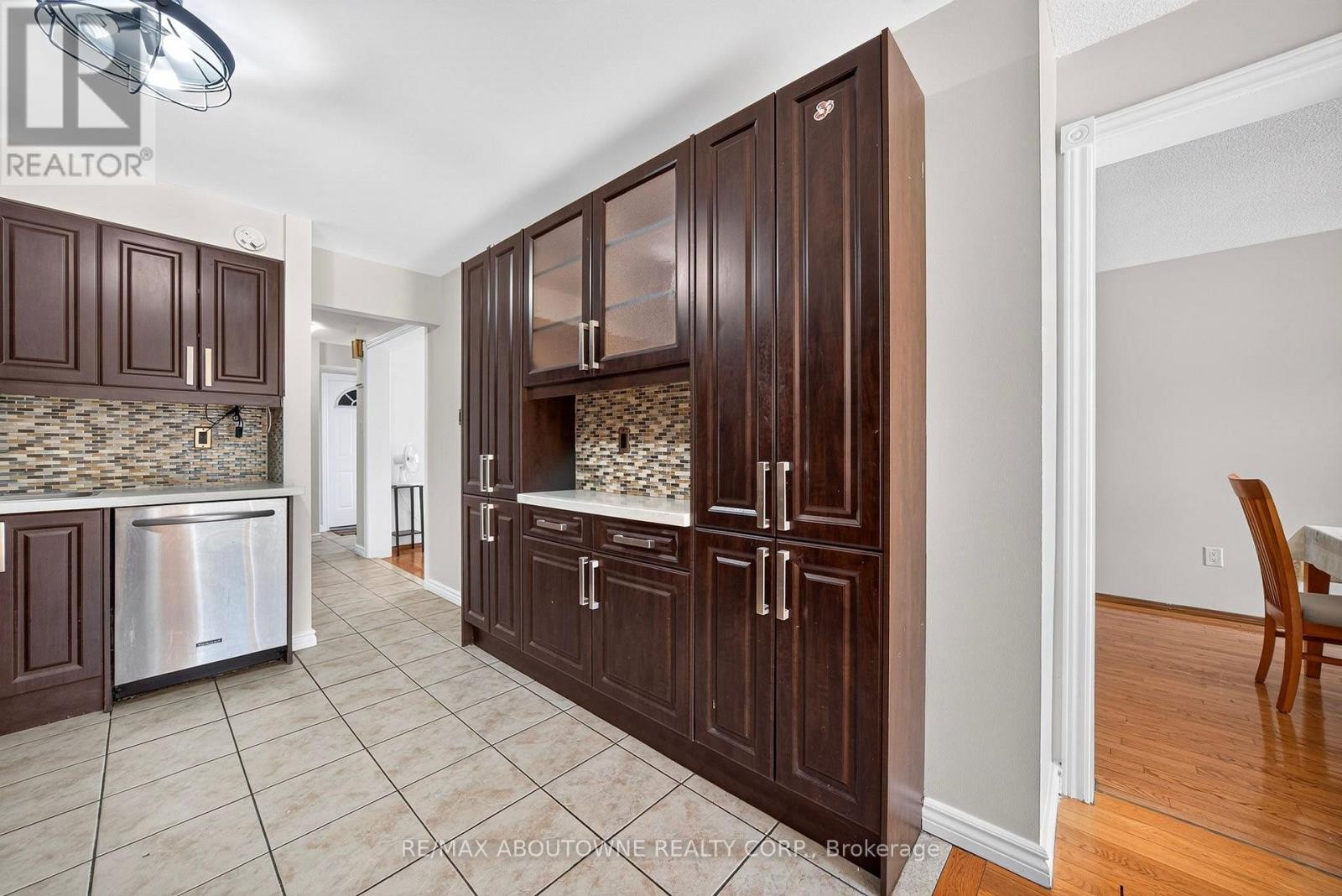 












668 GREYCEDAR CRESCENT

,
Mississauga (Rathwood),




Ontario
L4W3J7

